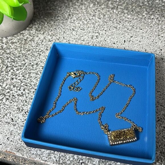 NIB Drusy Quartz Gold Tone 20” Necklace - Picture 5 of 5